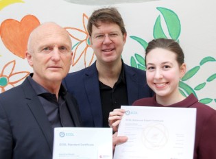 Dir. Ratzenböck, Mag. Küllinger und Karoline Moser